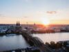 Köln von oben bei Sonnenuntergang