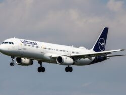 Lufthansa Flugzeug in der Luft