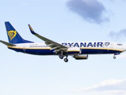 Ryanair Flugzeug in der Luft